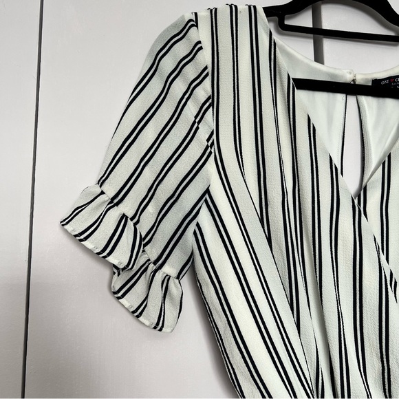 White and black striped shorts romper with ruffle detail - Picture 6 of 12